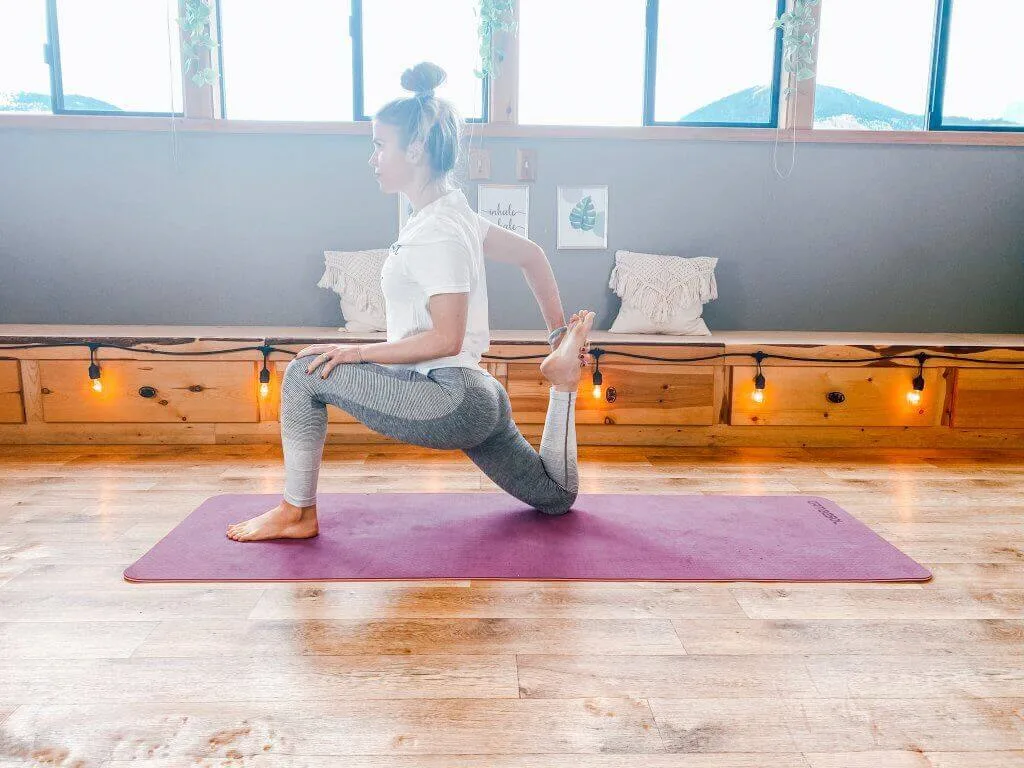 Yoga For Runners - 5 Best Yoga Poses